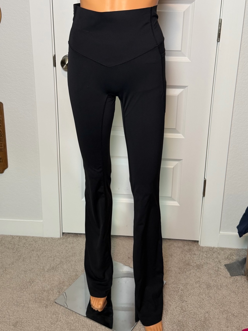 Halara UltraSculpt Black Bootcut Leggings M Ultra Tall Tummy Control Pockets